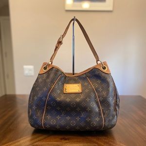 Louis Vuitton Monograms Galliera PM Shoulder Bag
